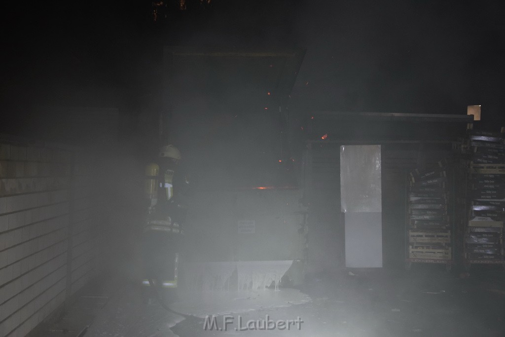 Feuer Papp Presscontainer Koeln Hoehenberg Bochumerstr P101.JPG - Miklos Laubert